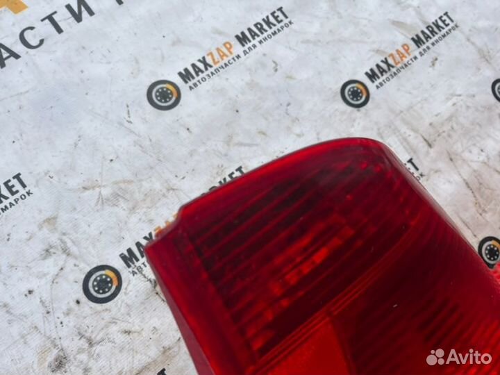 Фонарь задний правый Ford Focus 1 седан 2001