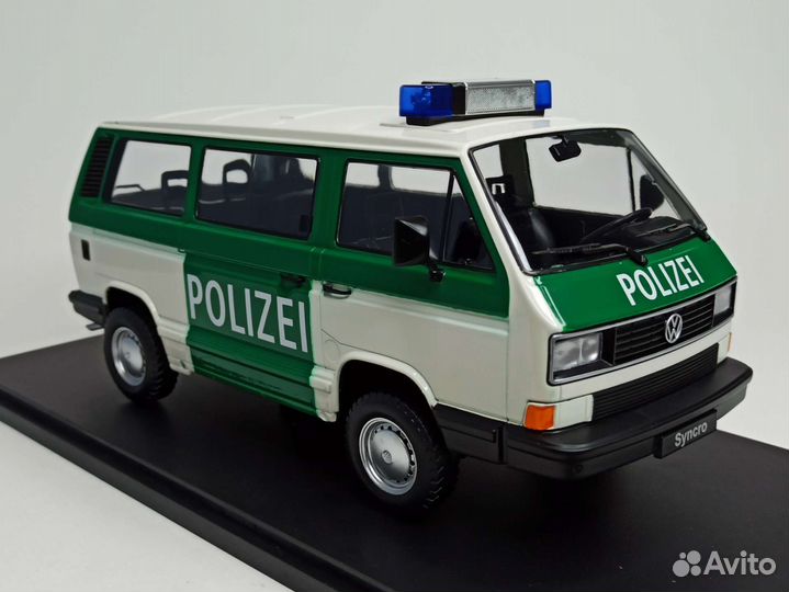 Volkswagen Bus T3 Syncro Polizei 1:18 KK Scale