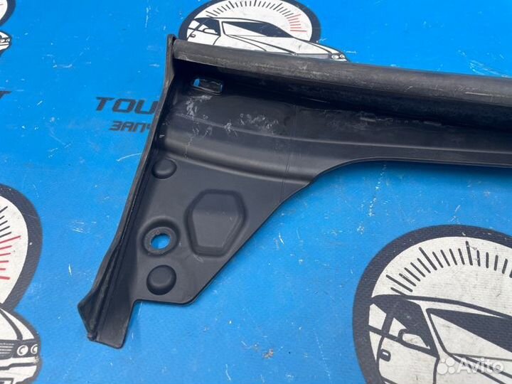 Накладка на телевизор Mercedes-Benz C-Class WDD205