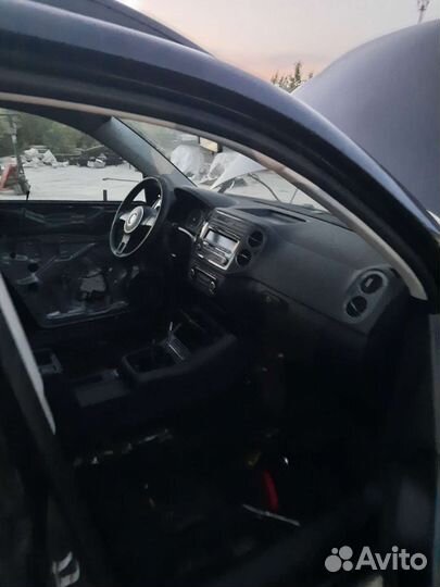 В разборе Volkswagen tiguan 2.0A.T 2012г