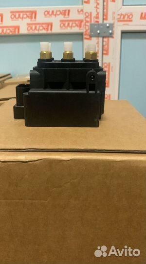 Блок клапанов Mercedes W212