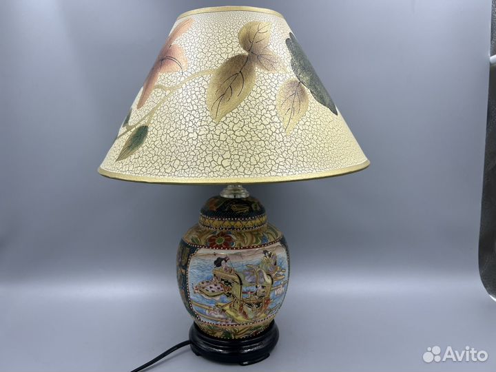 Старинная фарфоровая китайская настольная лампа