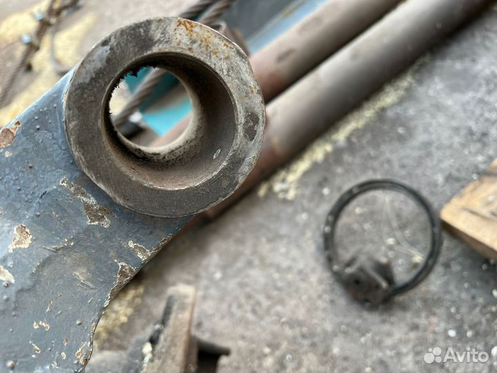 Задняя балка на Комбайн акрос 595