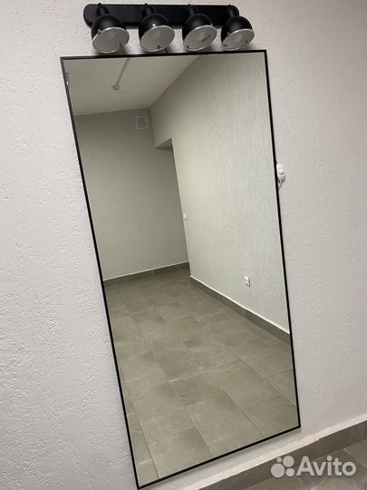 Зеркало настенное