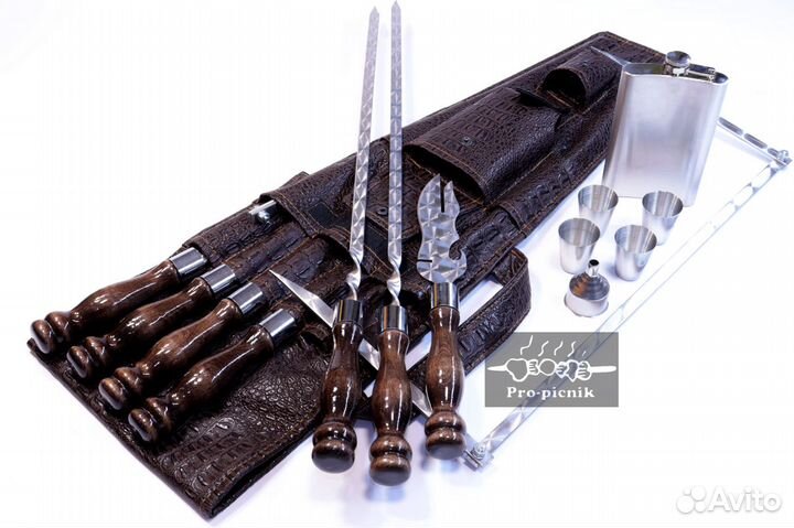 Подарочный набор шампуров в коже 