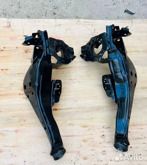 Задний продольный рычаг Nissan X-Trail T31