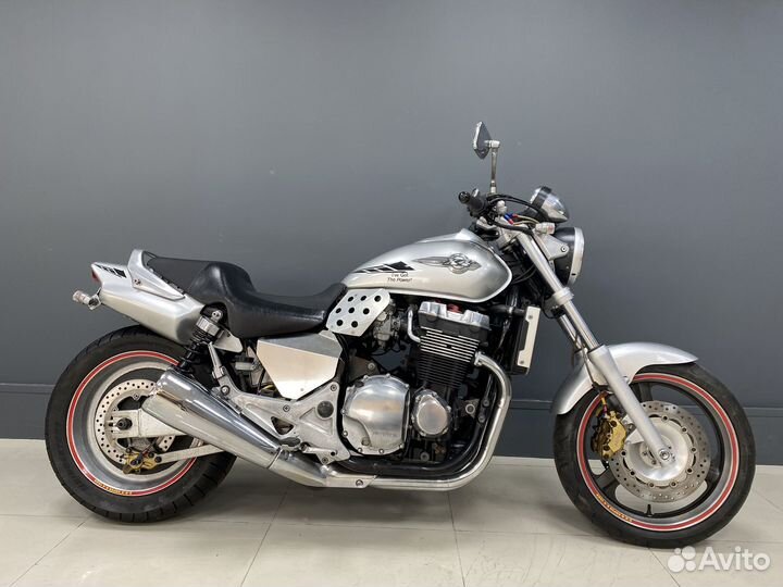 Мотоцикл Honda X4