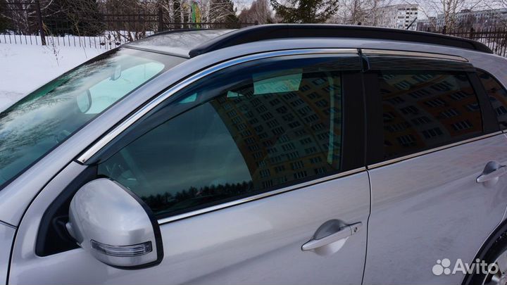 Дефлекторы окон с молдингом из нержавейки