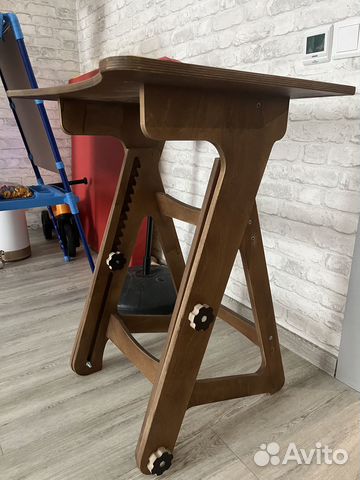 Растущий стол конторка