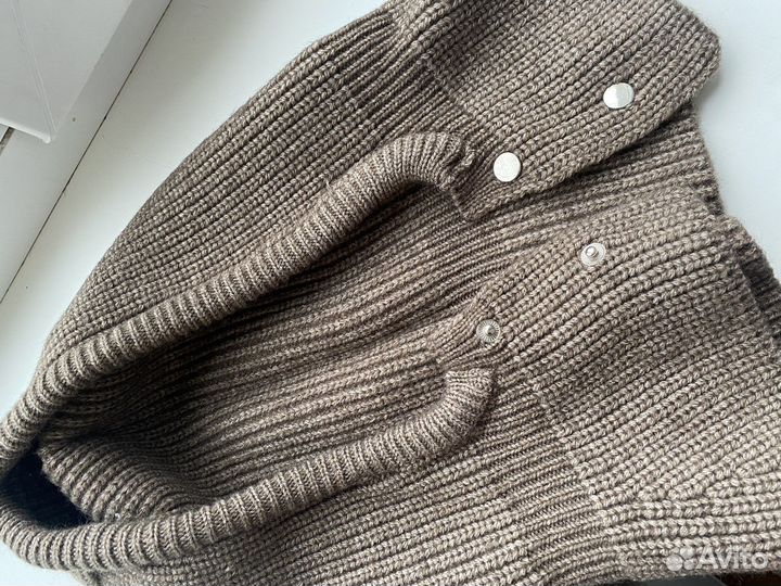 Капор женский вязаный