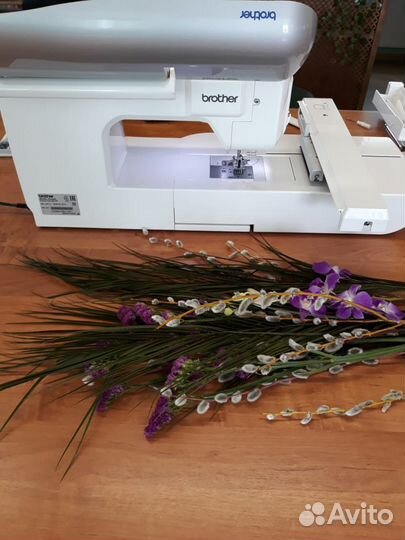 Швейно-вышивальная машина Brother innov-is 4000