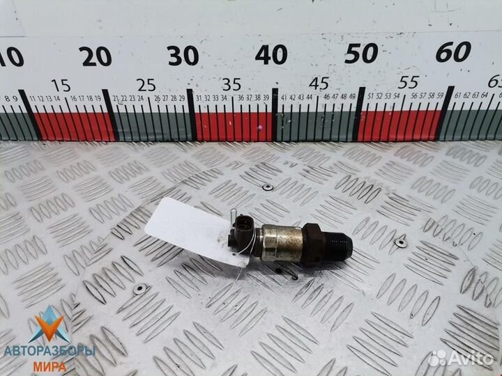 Регулятор давления топлива Toyota Hilux 7 2008