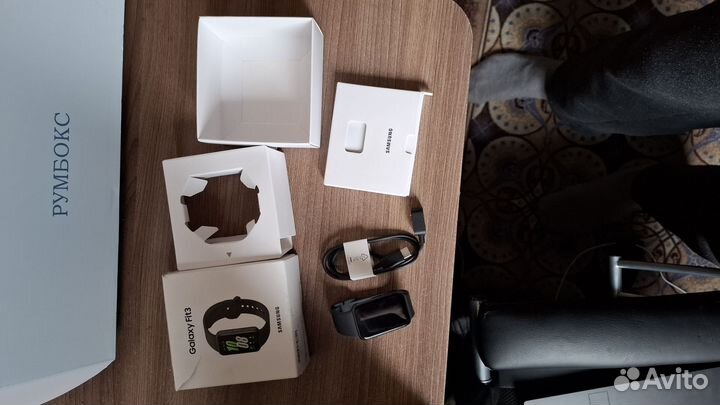 Смарт-часы Samsung Galaxy Fit3