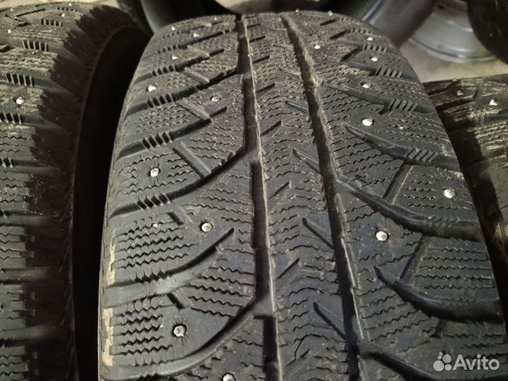 Bridgestone Ice Cruiser 7000S 215/60 R17 102T