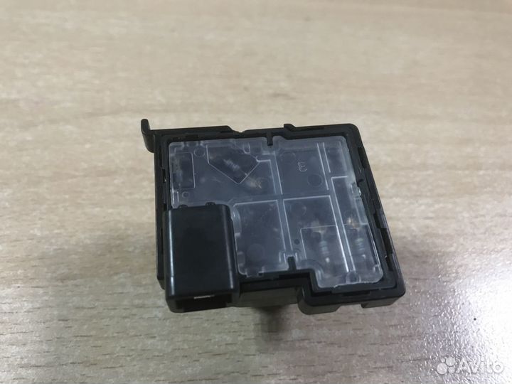 Toyota land cruiser 200 кнопка наклона руля