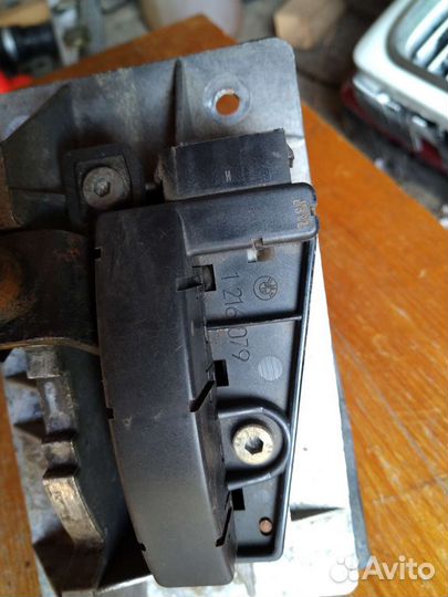 Вакуумник для BMW E34