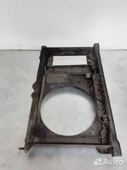 Диффузор вентилятора Volkswagen Caddy 3 2005