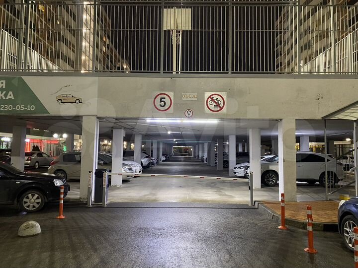 Машиноместо, 18 м²