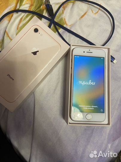 Телефон iPhone 8