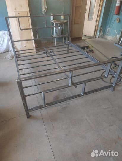Крoвать из металла 180х200