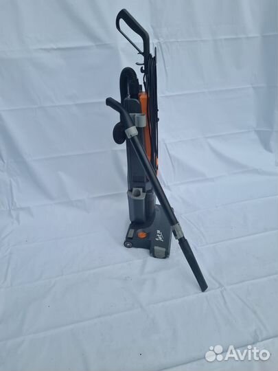 Вертикальный пылесос Taski Jet 38