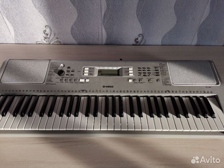 Продам синтезатор