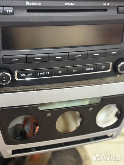 Автомагнитола от skoda octavia a5 заводская