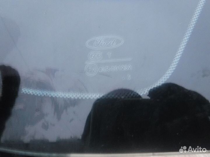 Форточка кузовная правая №64 Ford Focus 2 2009