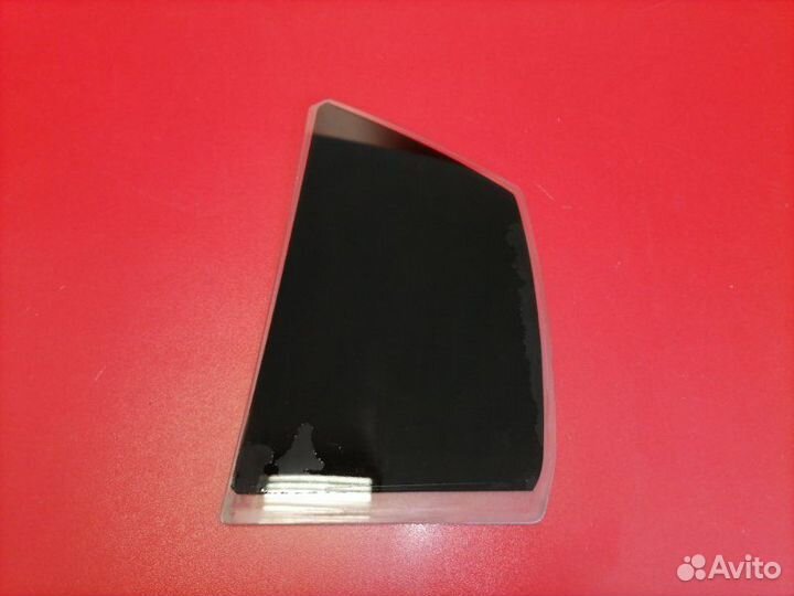 Стекло двери неопускное заднее правое Kia Rio JB