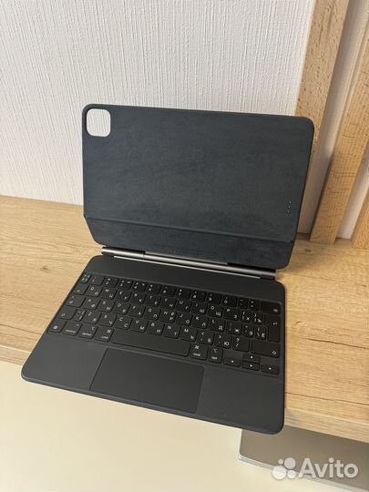 Apple Magic Keyboard для iPad Pro 11 mxqt2