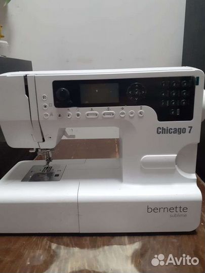 Швейная машина bernette Chicago 7