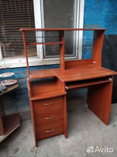 Компьютерный стол