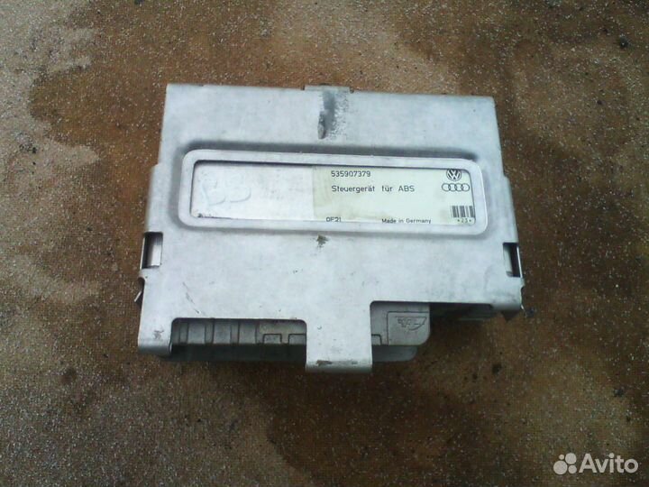 Блок управления ABS Passat B3
