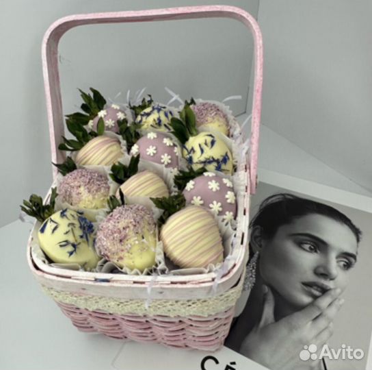 Клубника в шоколаде подарок