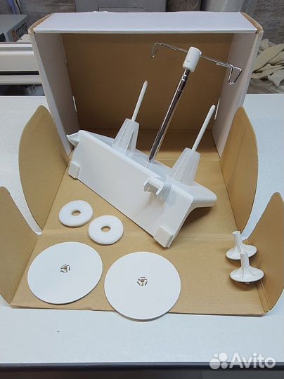 Стойка для 2 катушек brother