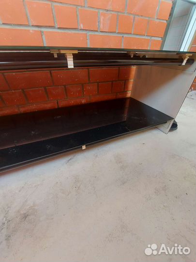 Столик для телевизора