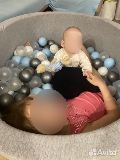 Сухой бассейн с шариками