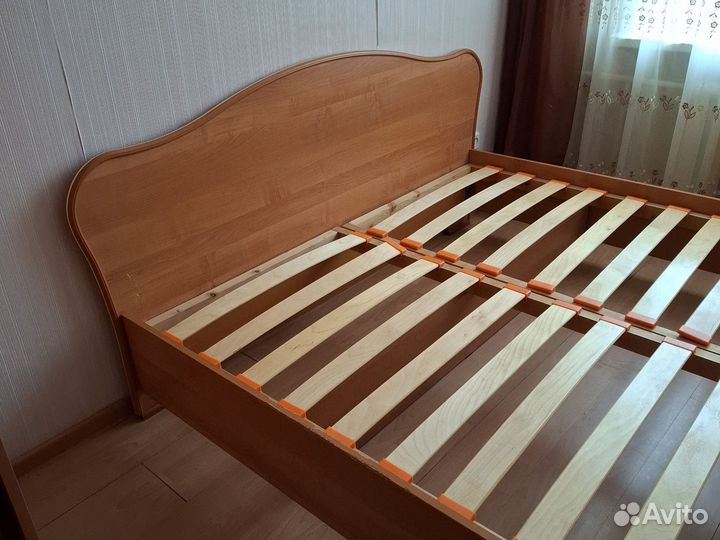 Кровать двухспальная с матрасом бу 160 200