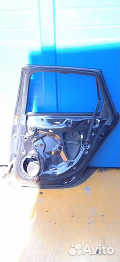 Дверь задняя правая