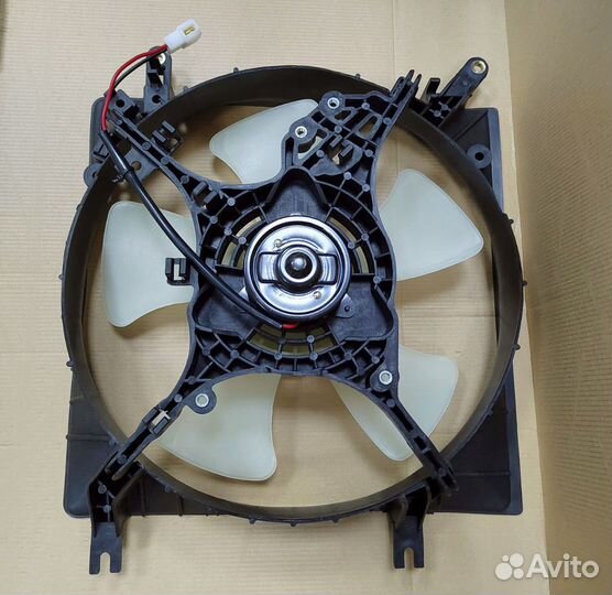 Вентилятор охлаждения Mitsubishi Galant 2.4 1997