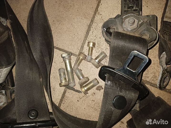 Ремни безопасности Volkswagen Caravelle t4