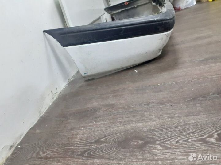 Бампер задний Toyota Carina