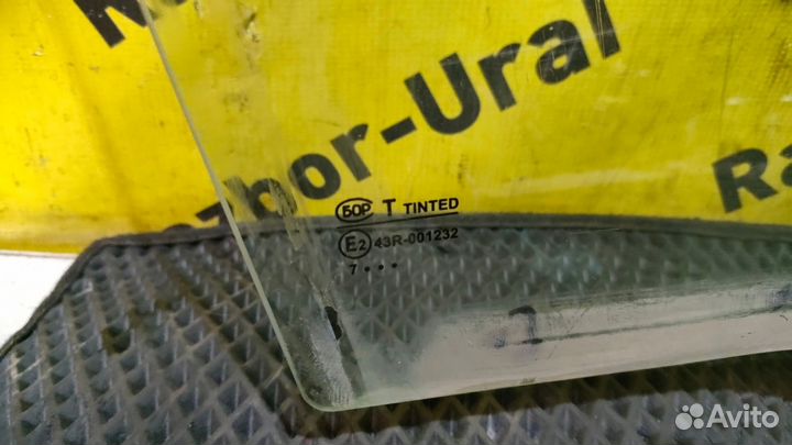 Стекло двери переднее правое Kia Spectra
