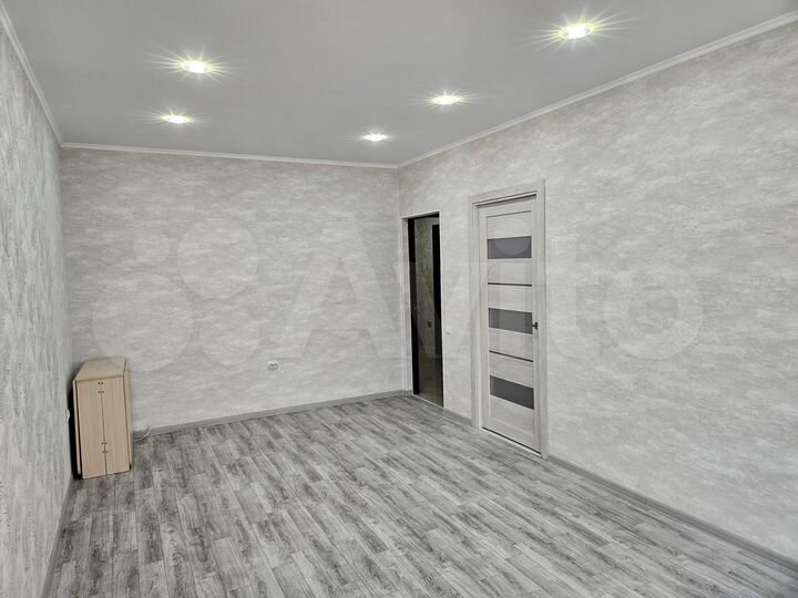 2-к. квартира, 60 м², 1/5 эт.