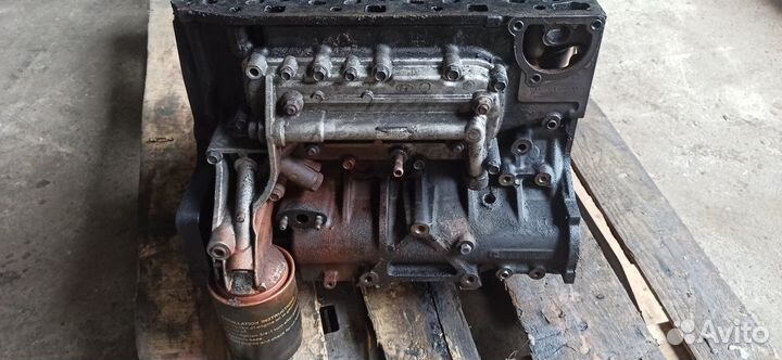 Блок цилиндров Hyundai Grand Starex TQ D4CB 21100