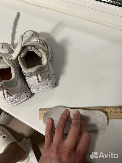 Кроссовки детские р.23