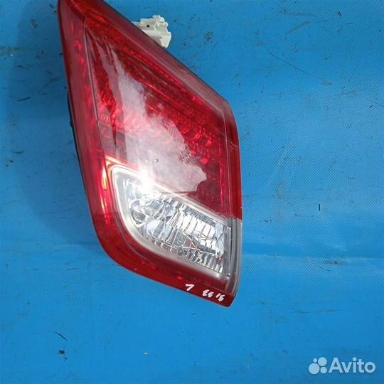 Фонарь задний внутренний левый Toyota Camry V40