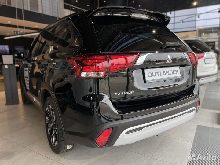 Mitsubishi Outlander 2.0 CVT, 2022