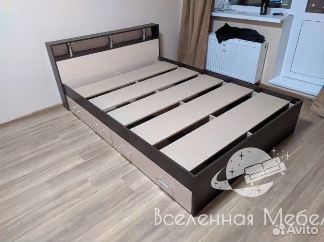 Кровать