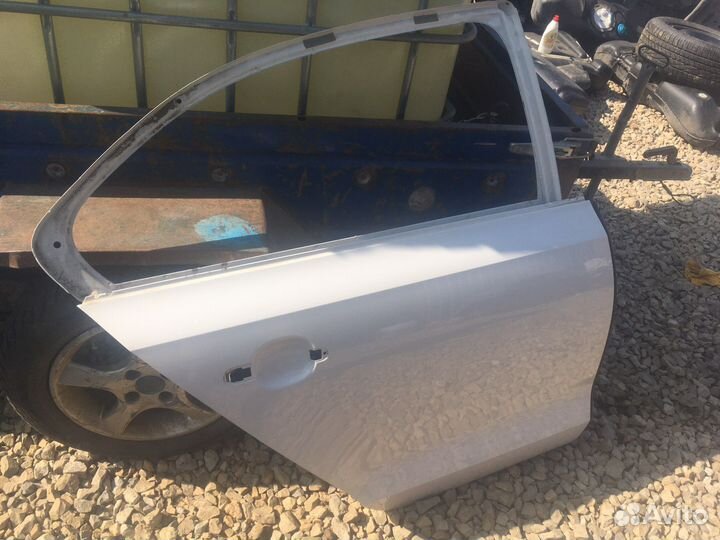 Volkswagen jetta 6 задняя правая дверь